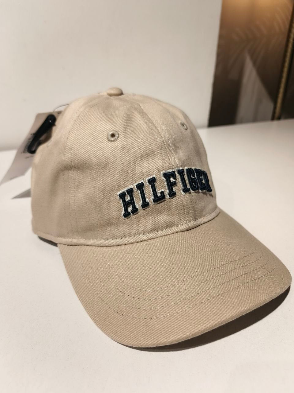 Tommy Hilfiger cap