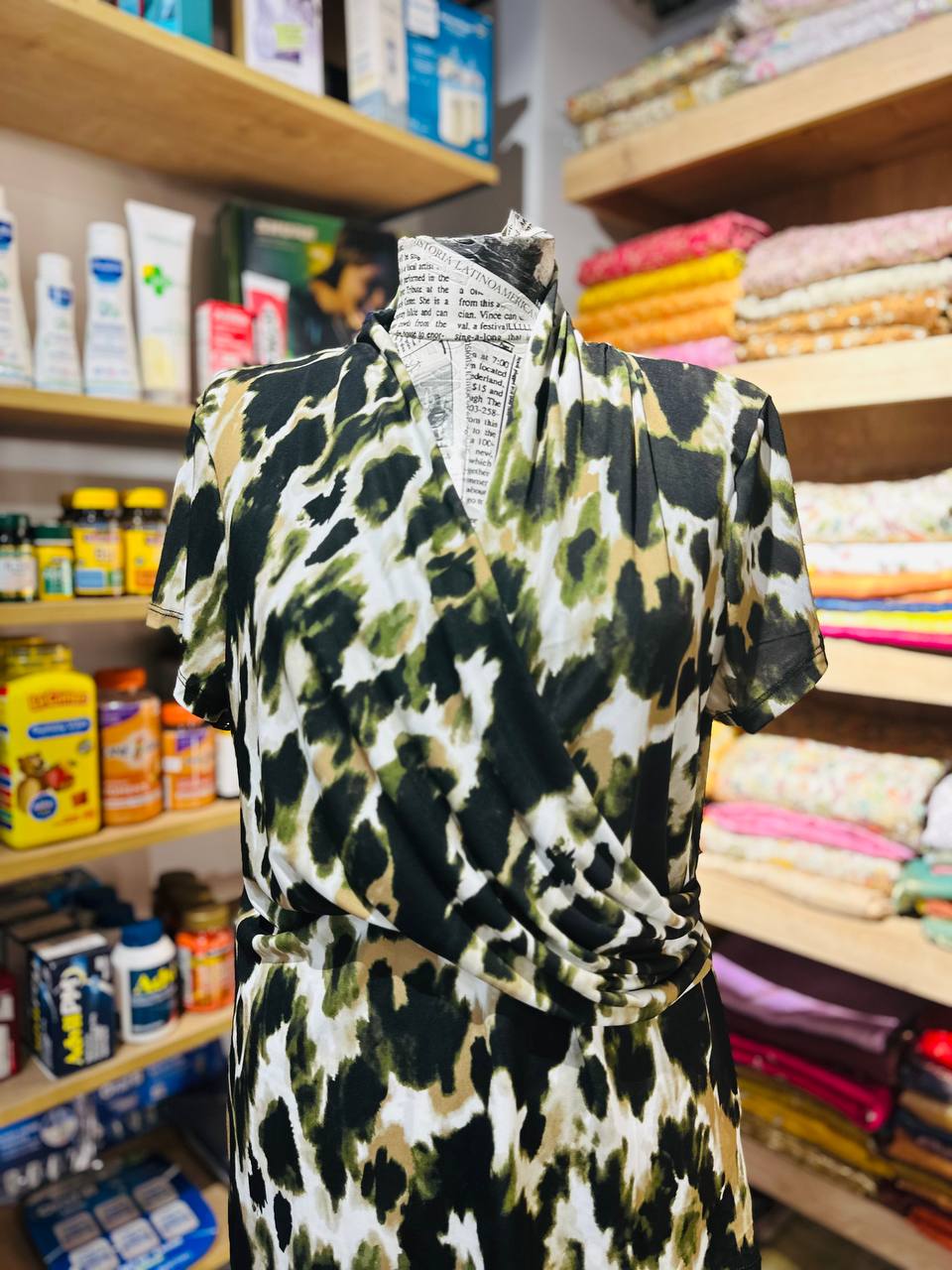 Dkny top size large