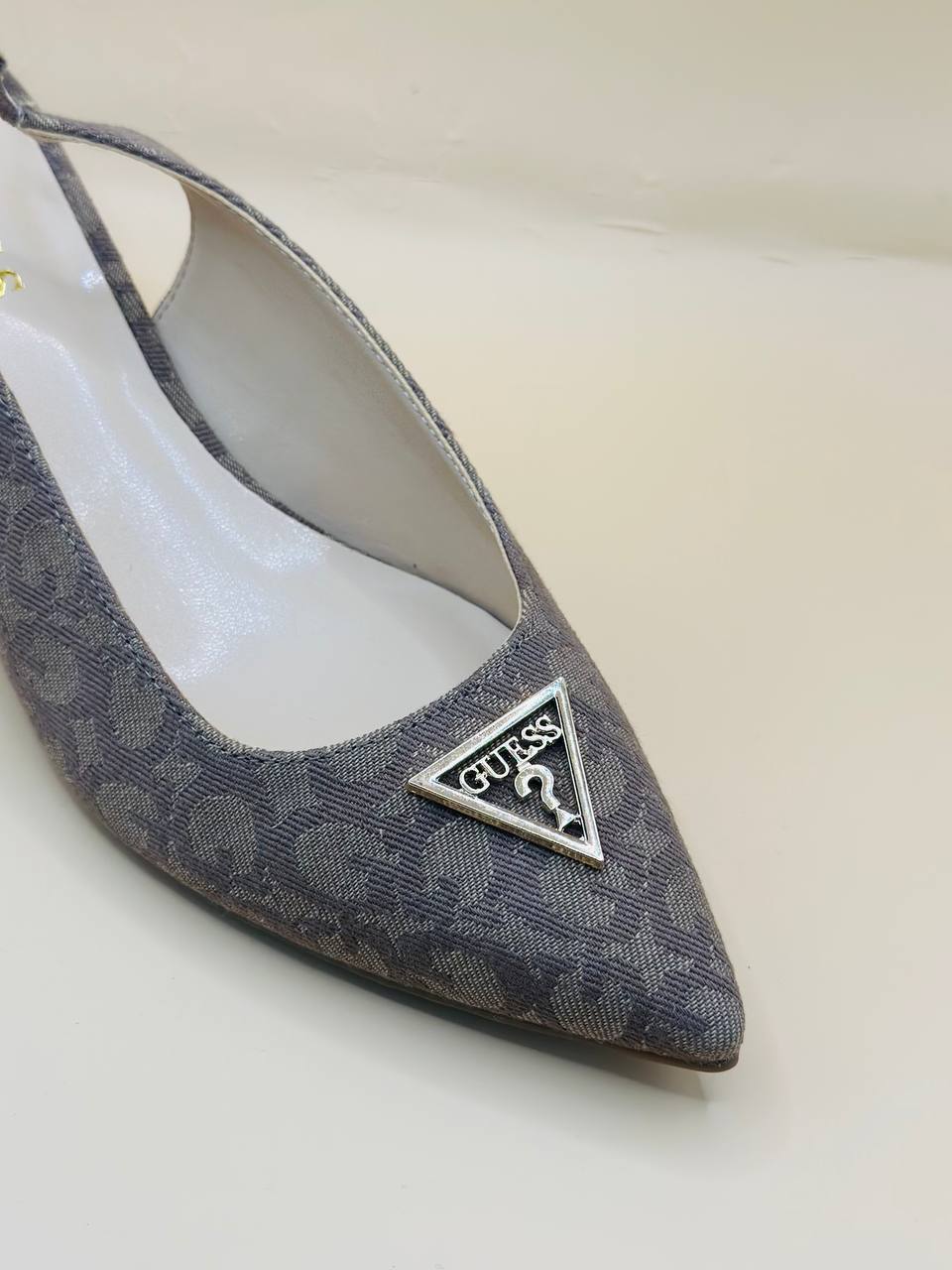 Guess shoes size 38.5
