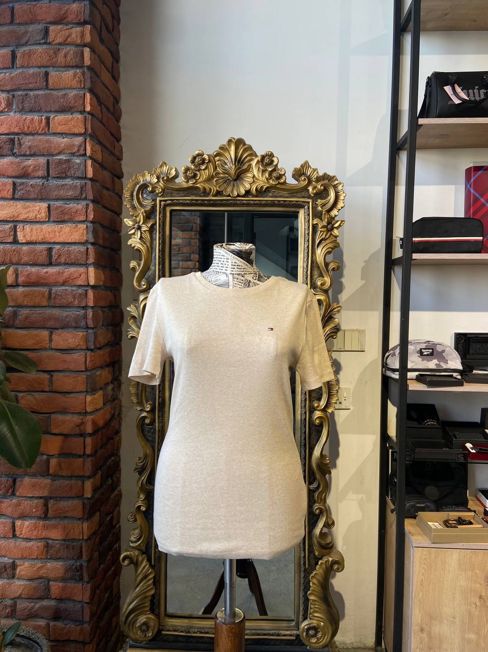 Tommy Hilfiger shirt size medium