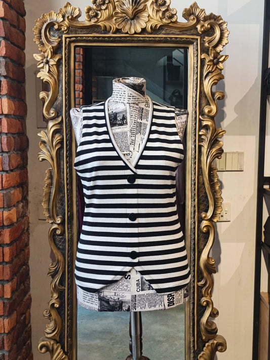 DKNY top size medium