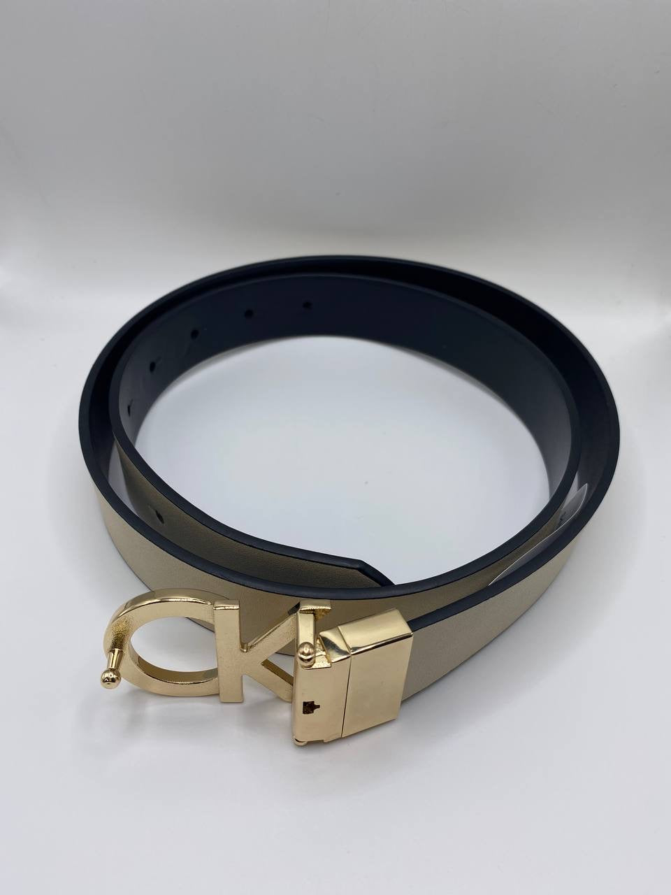 Calvin Klein  Reversible belt size medium