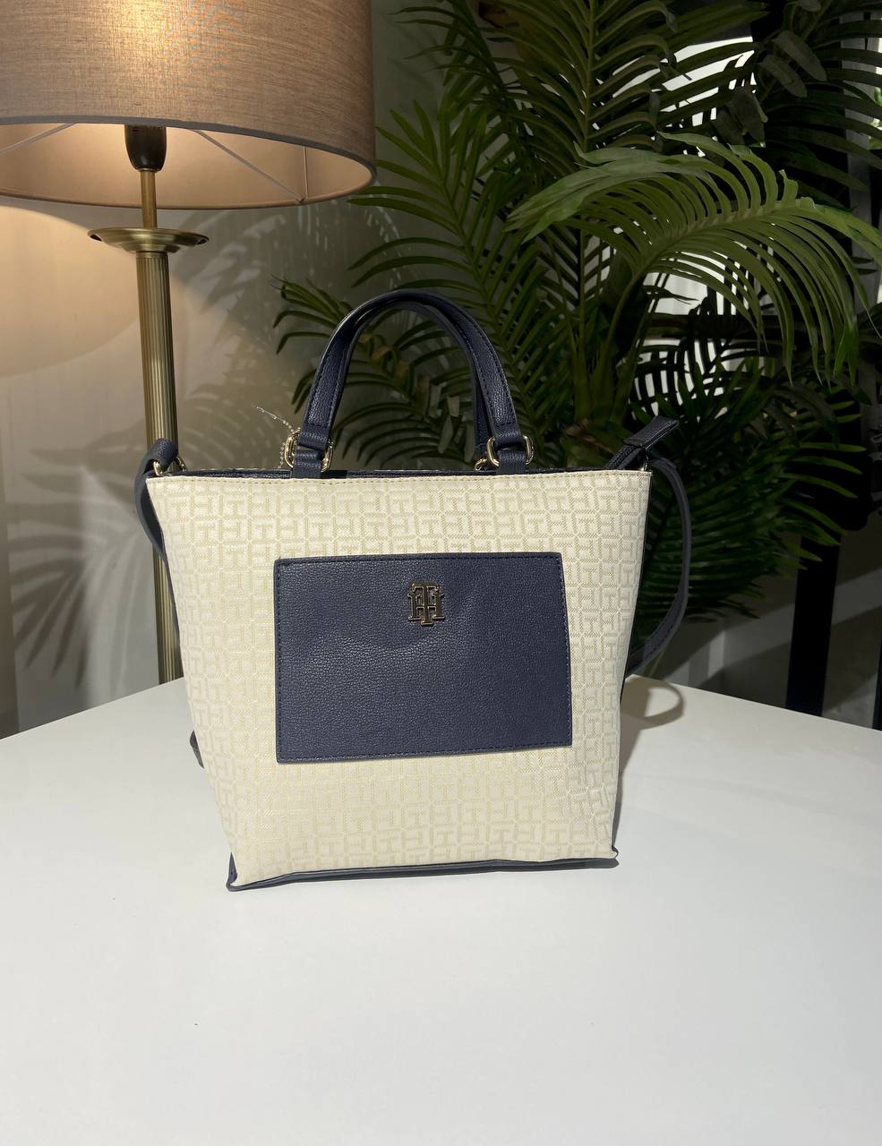 Tommy Hilfiger bag