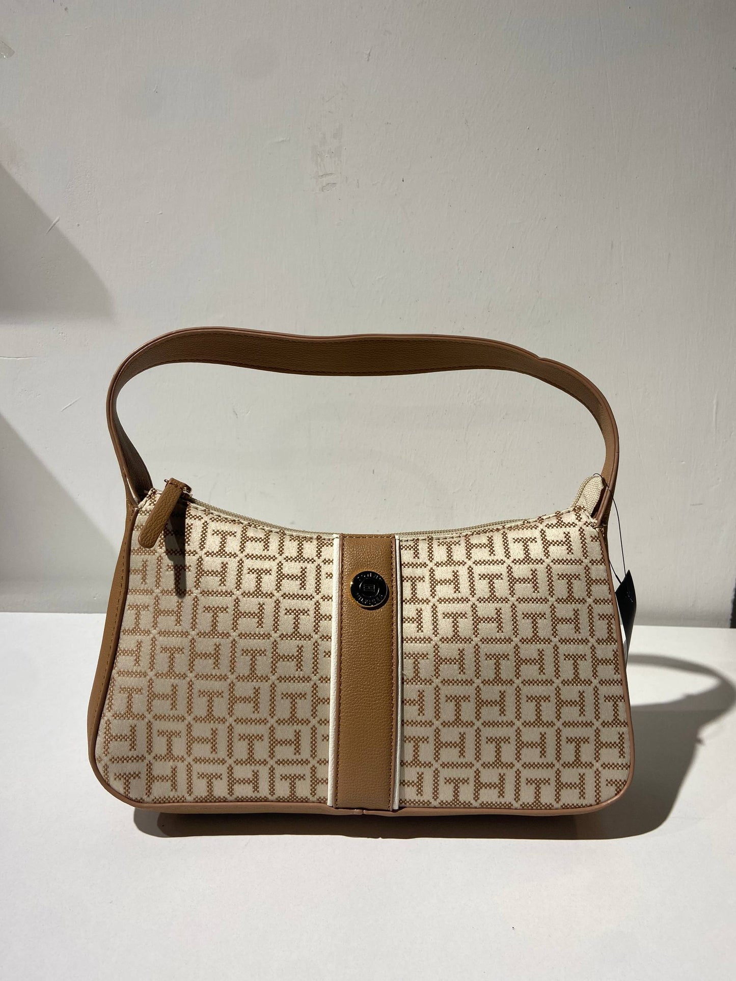 Tommy Hilfiger bag