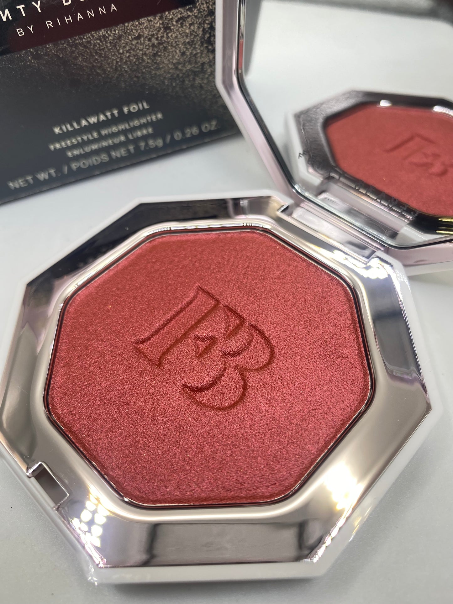 Fenty beauty highlighter