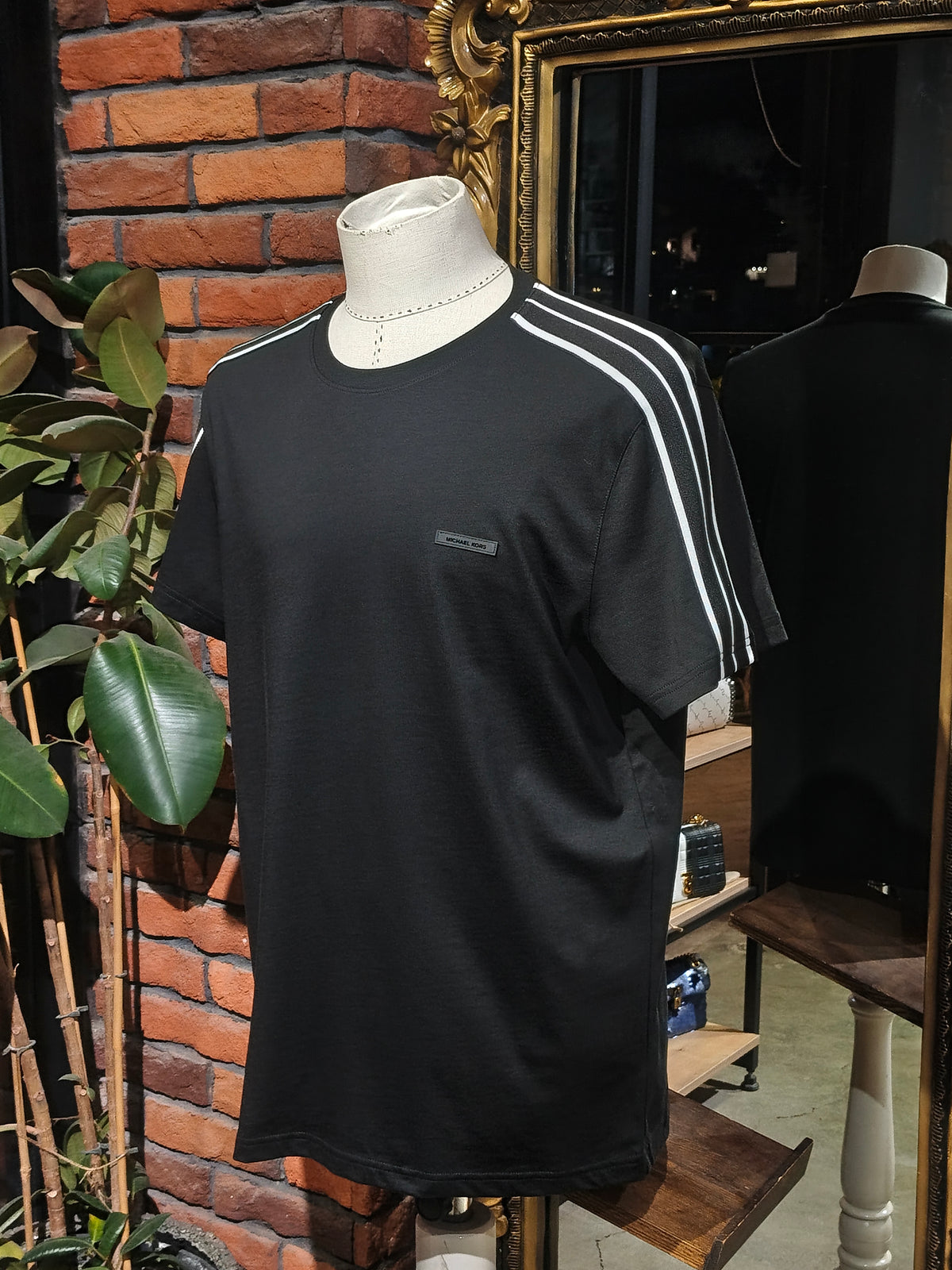 Michael kors shirt size Large