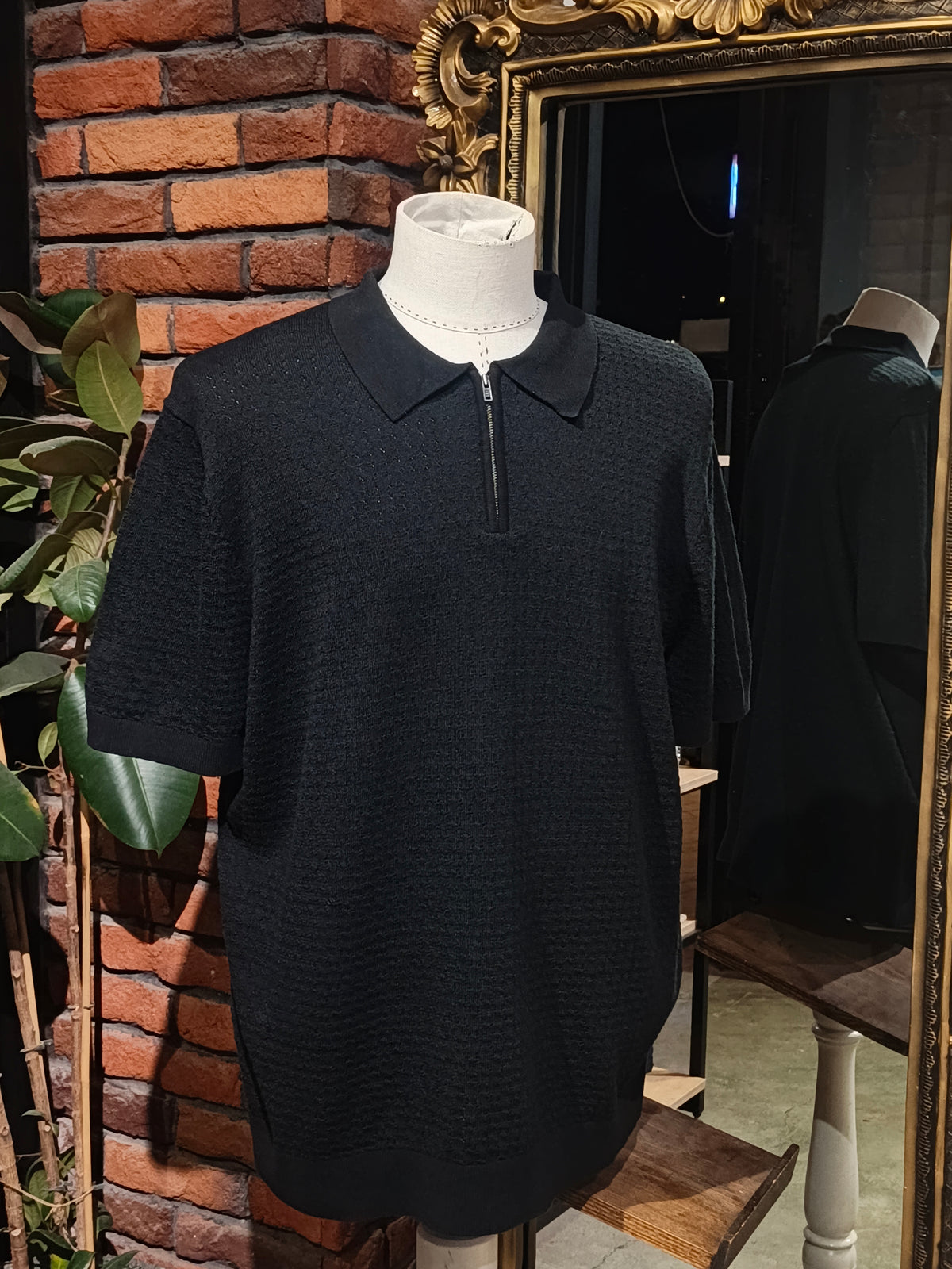 Express shirt size XL