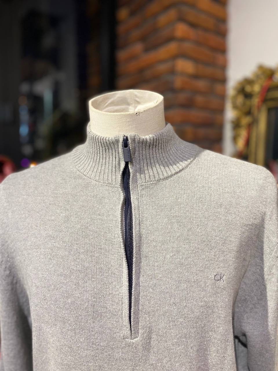 Calvin Klein sweater size large