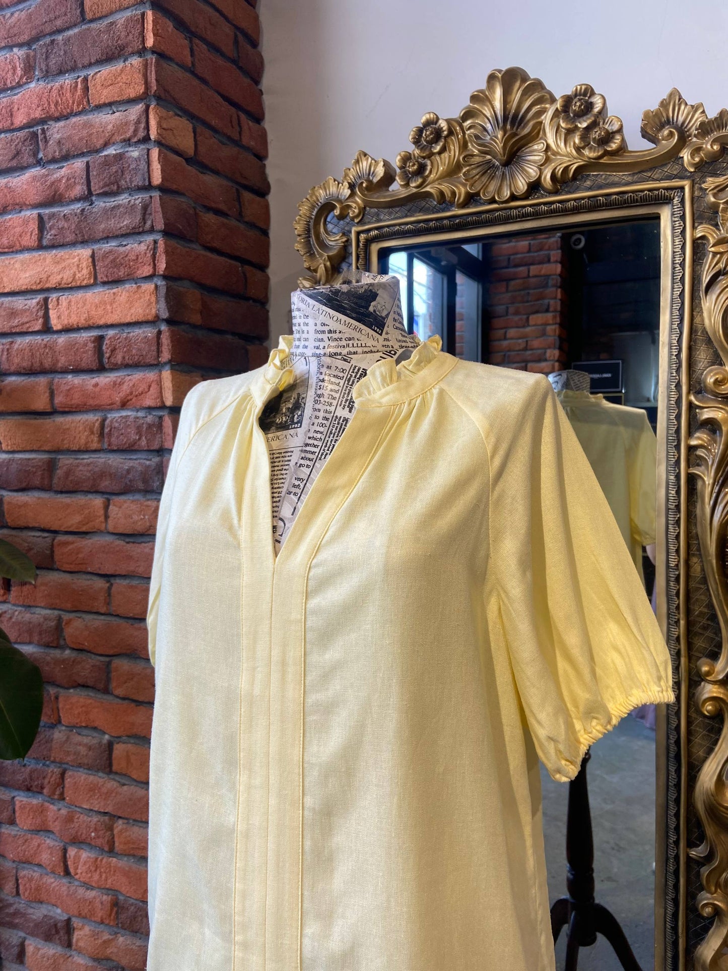 Anne klein top size small