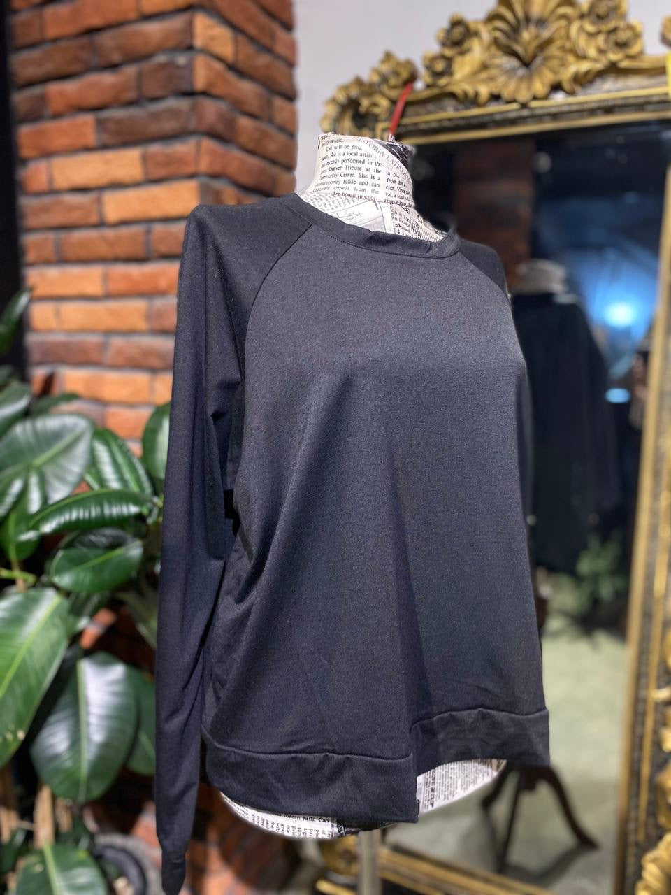 Dkny sweater size medium