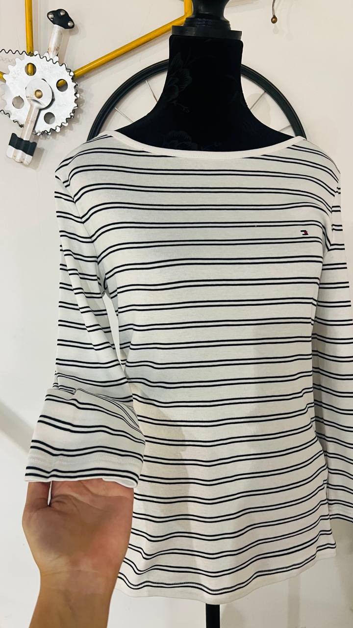 Tommy Hilfiger long sleeve shirt size small