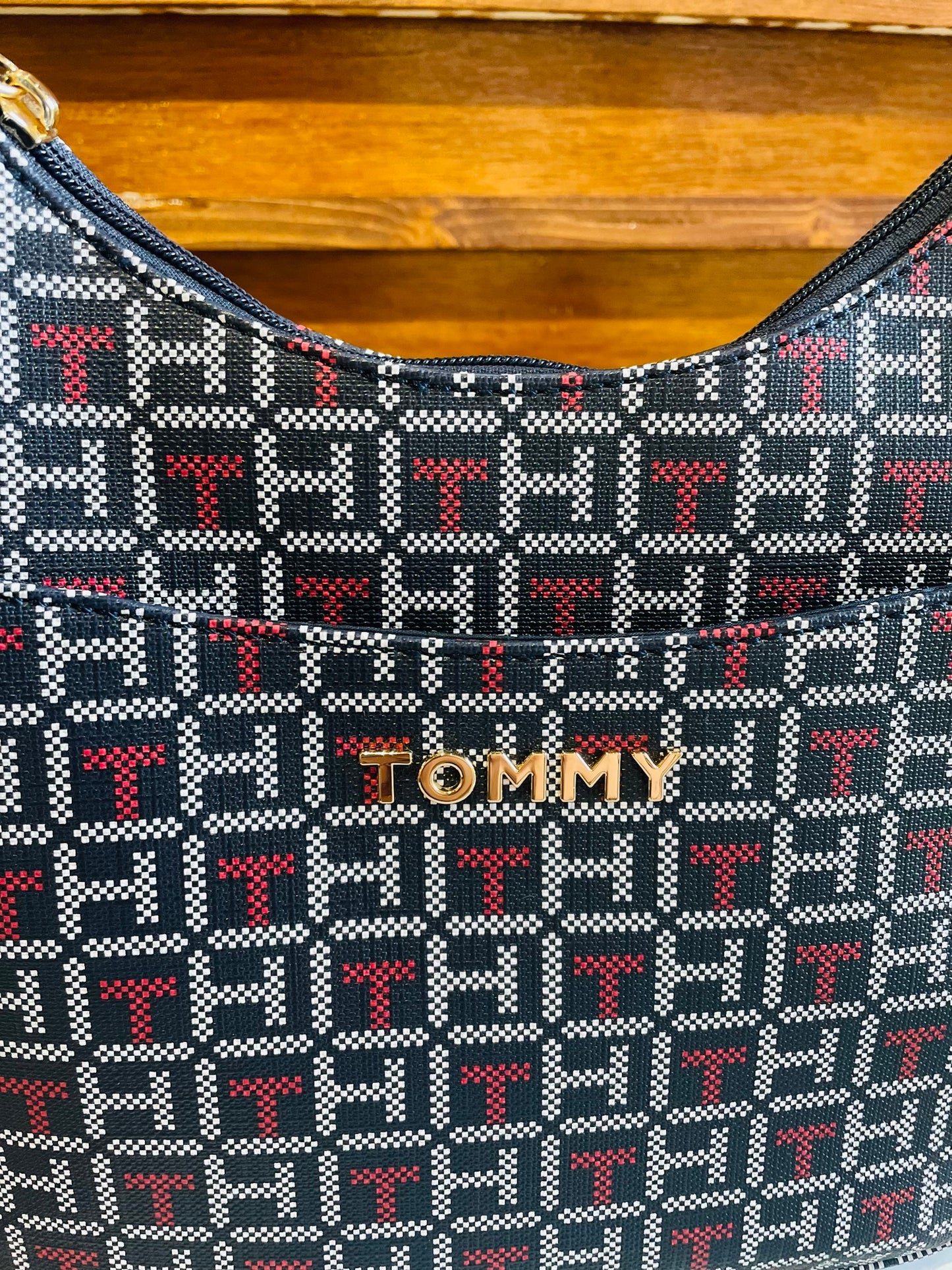 Tommy Hilfiger bag