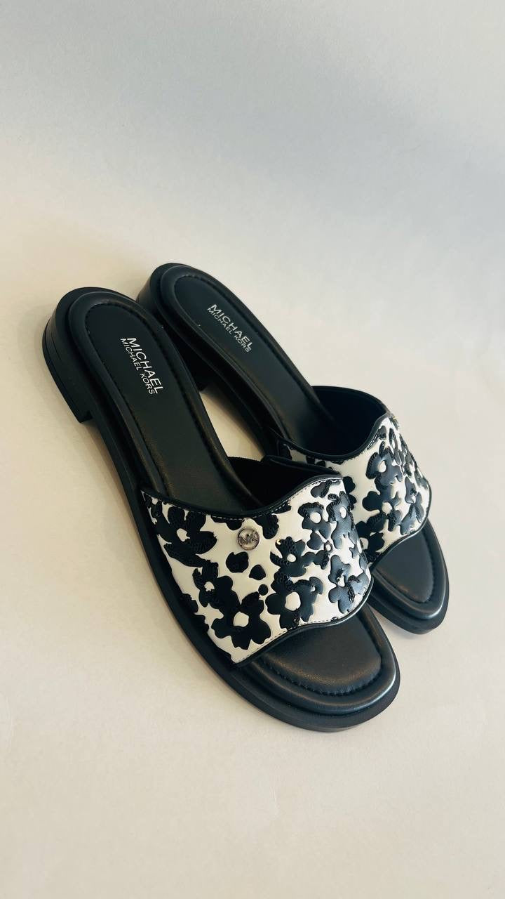 Michael kors sandal size 38