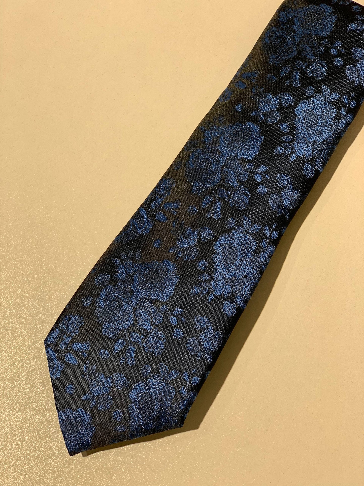 Dkny tie