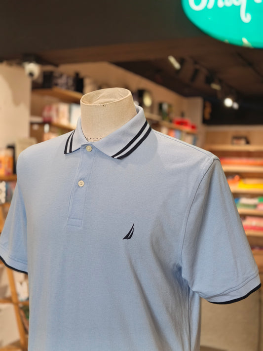 Nautica shirt size medium