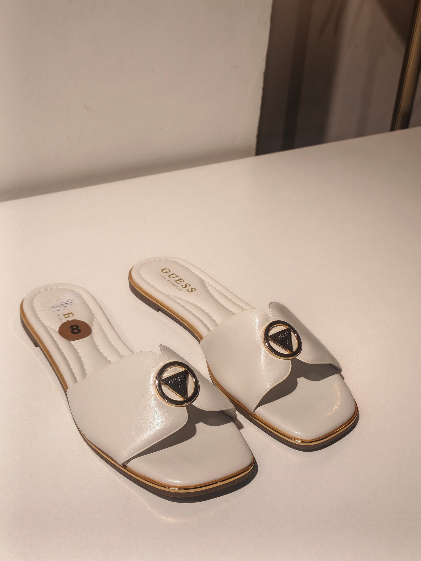 Guess sandal size 8M