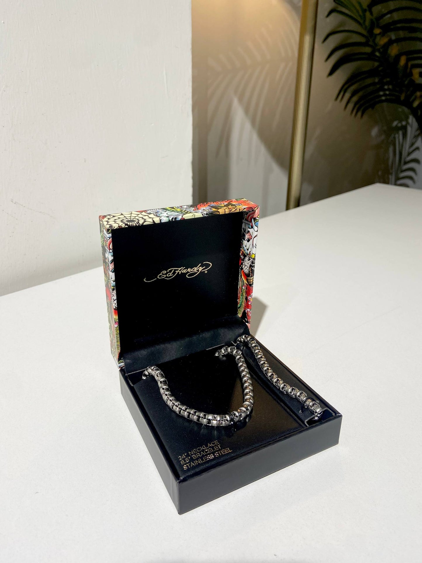 Stainless steel necklace and bracelet set