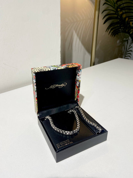 Stainless steel necklace and bracelet set