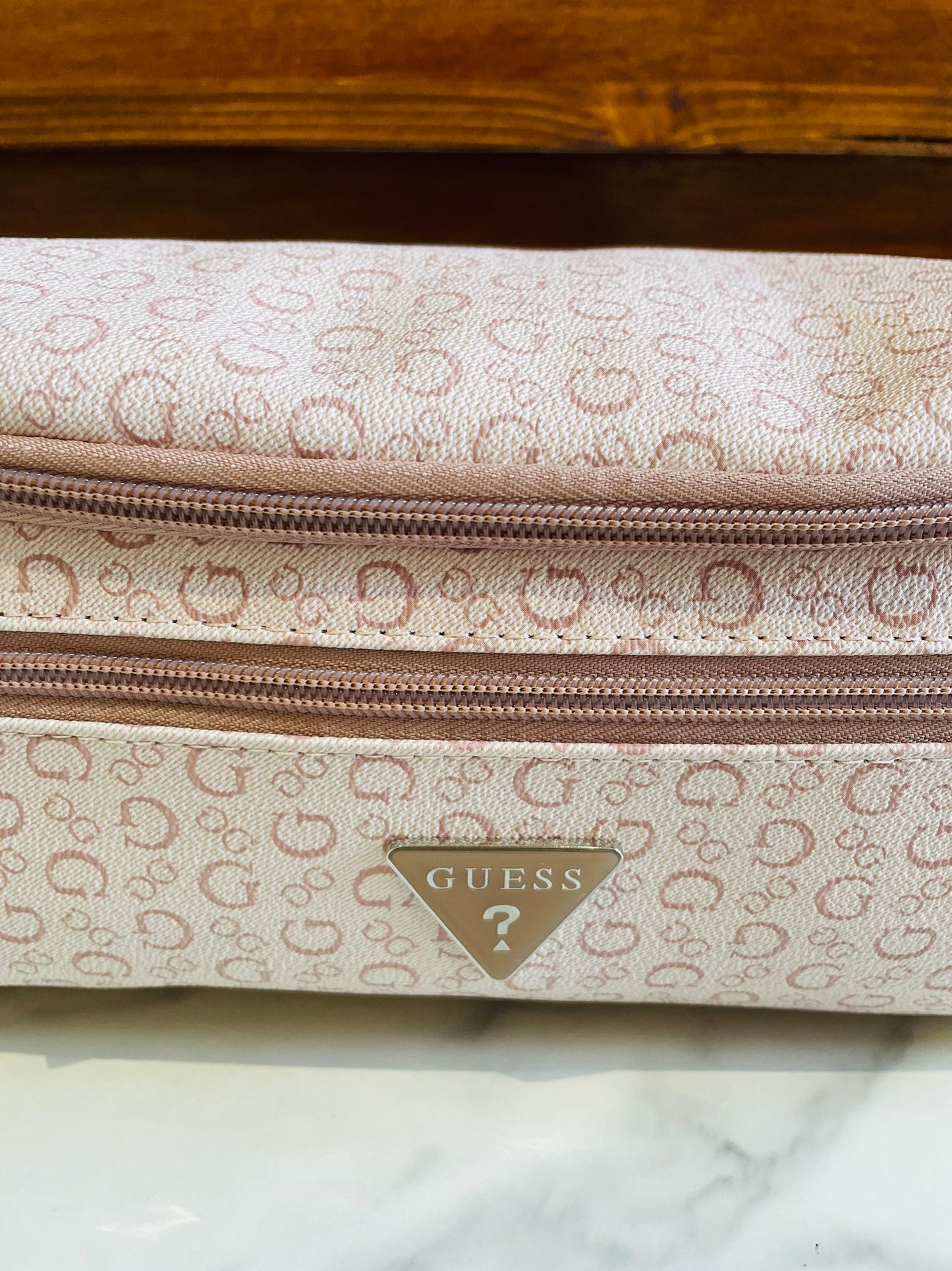 Guess  makeup bag