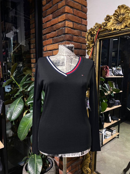 Tommy Hilfiger sweater size small