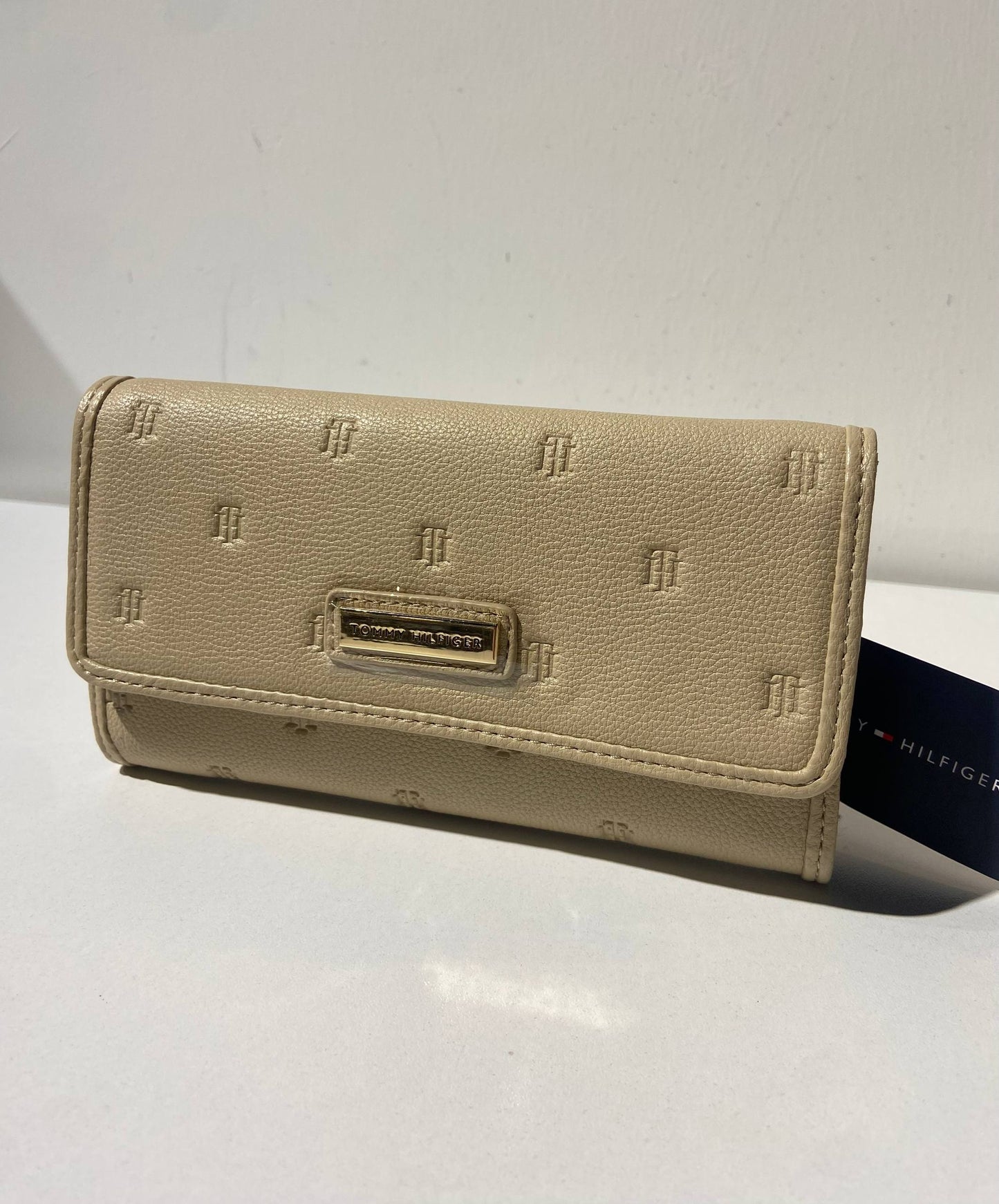 Tommy Hilfiger wallet