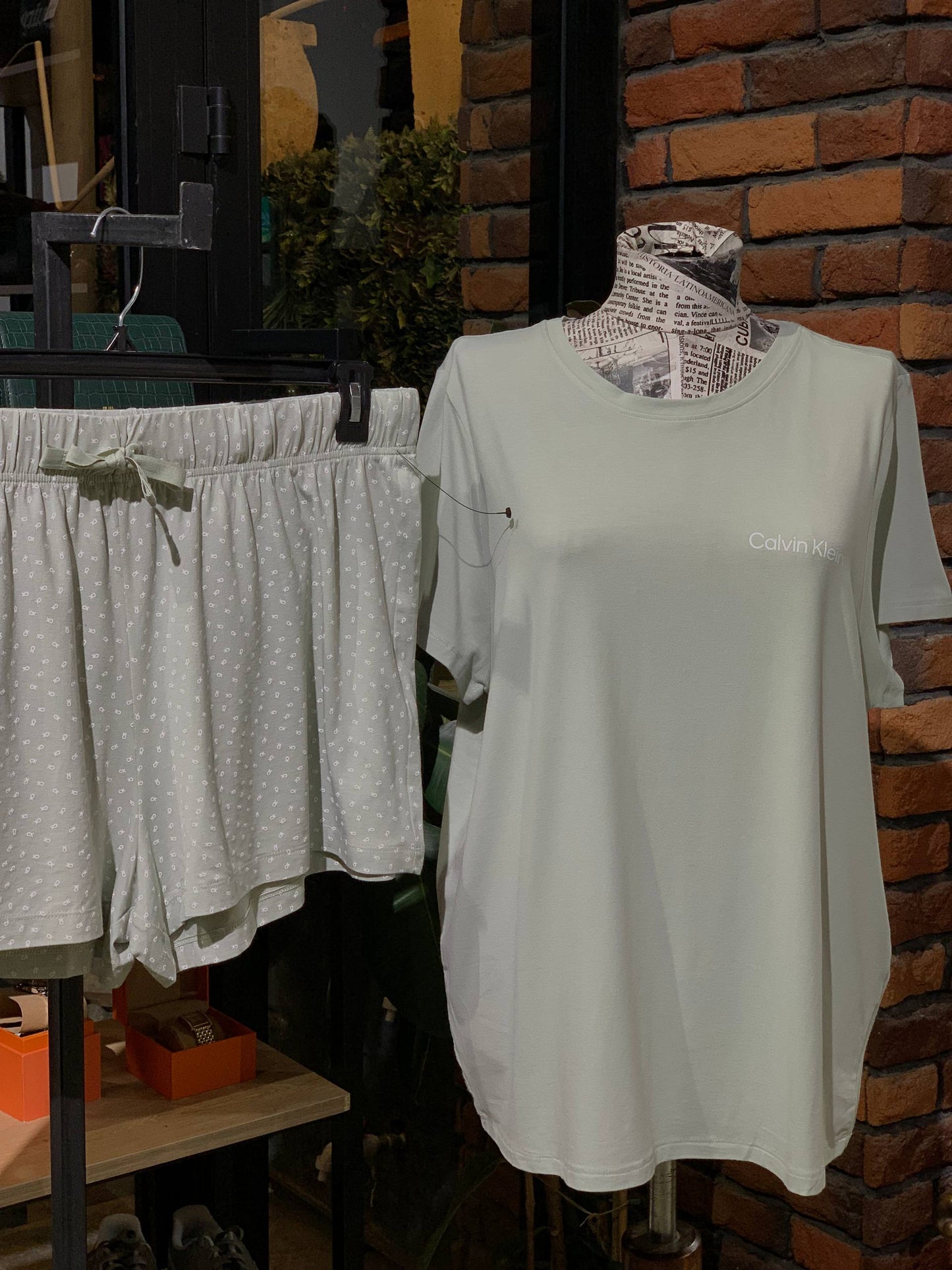 Calvin Klein short set size XL