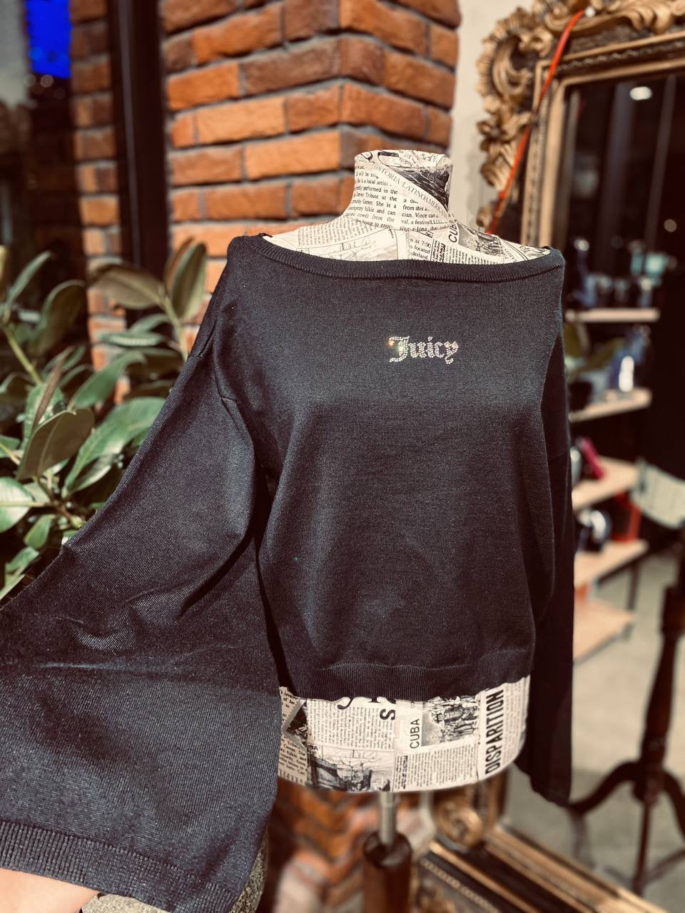 Juicy Couture sweater size medium