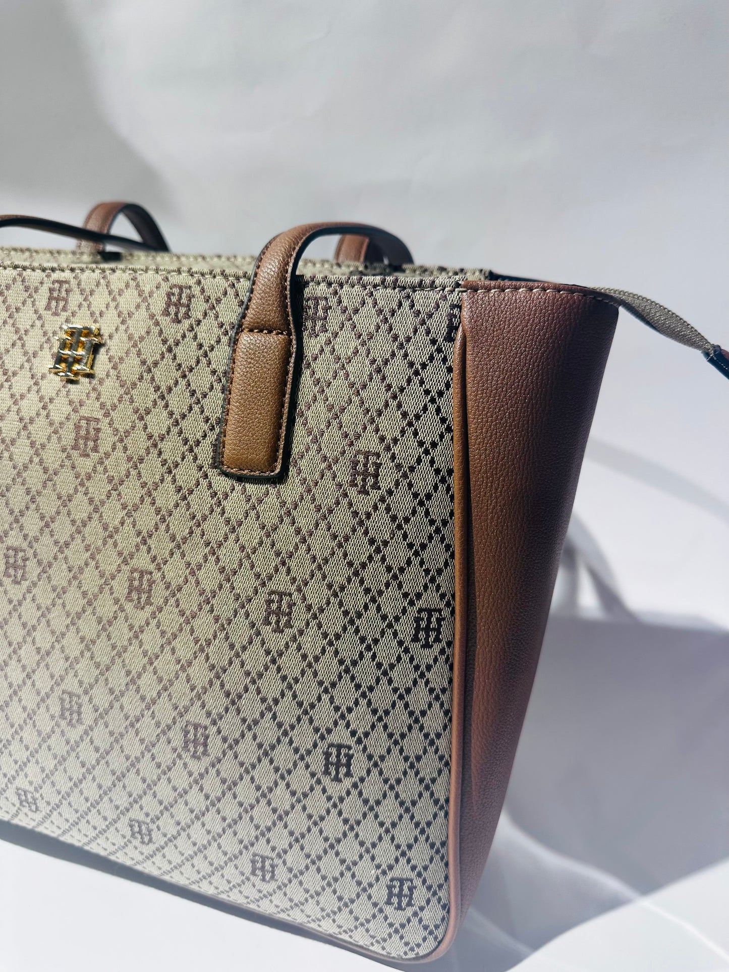 Tommy Hilfiger shoulder bag