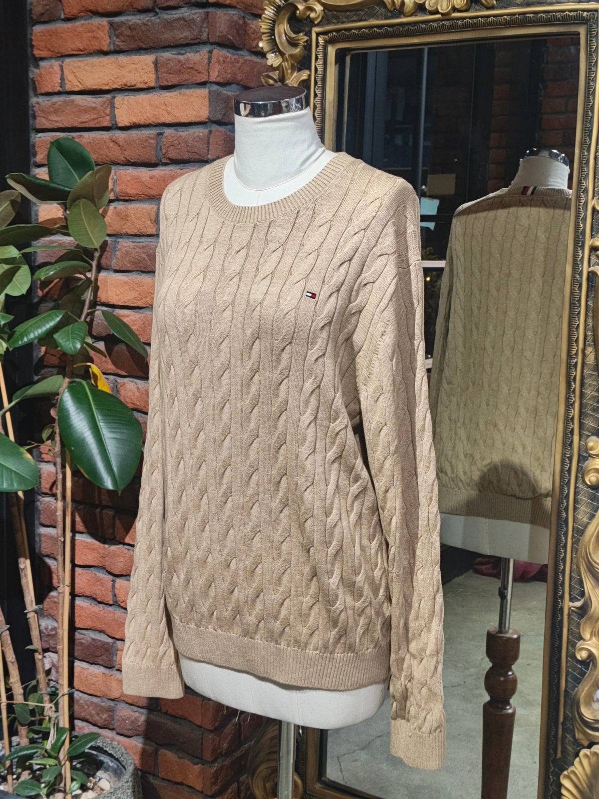Tommy Hilfiger sweater size X-Large