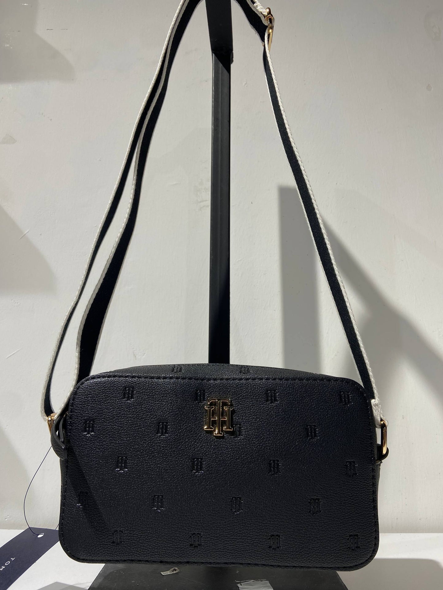 Tommy Hilfiger bag