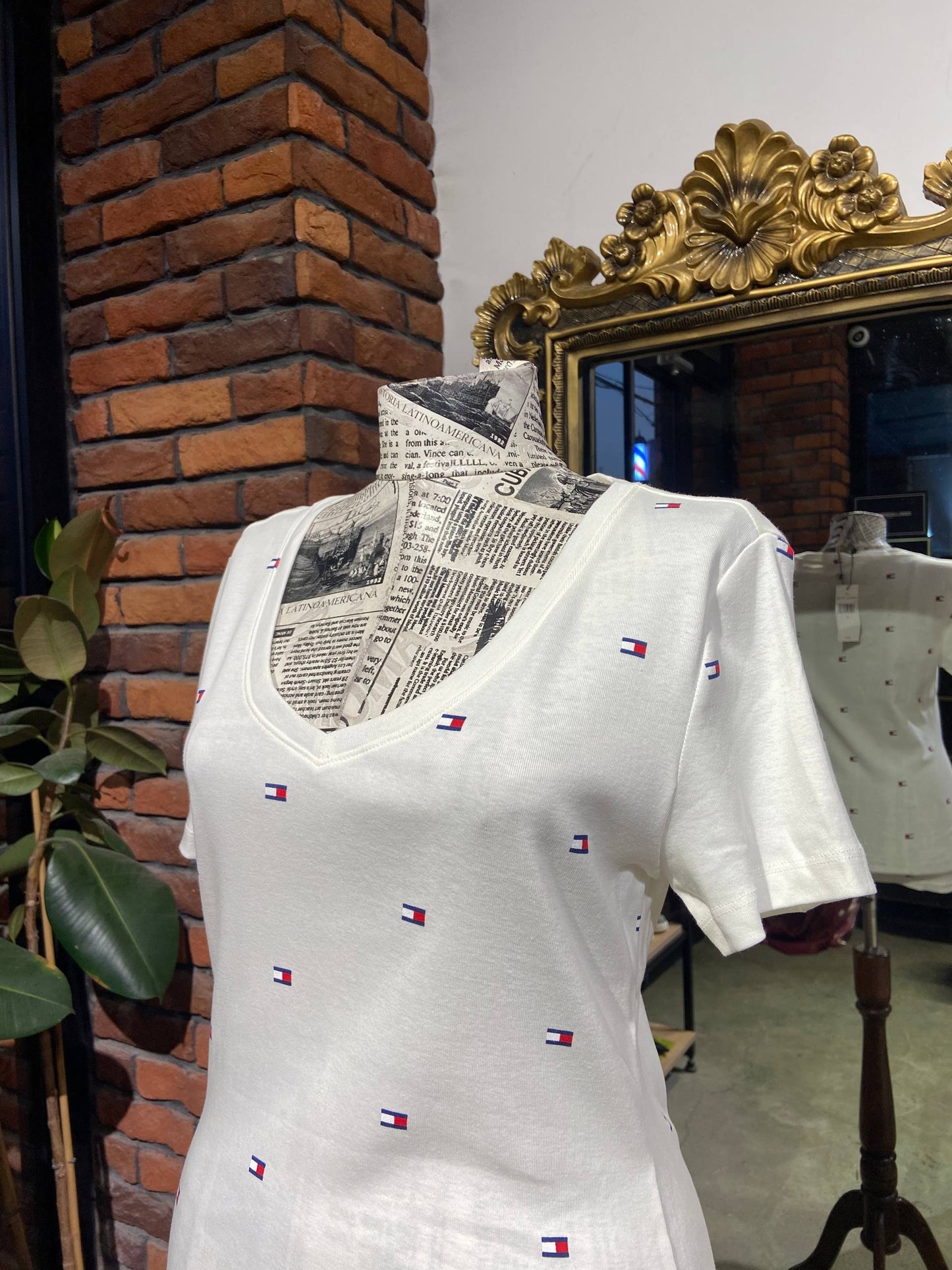 Tommy Hilfiger shirt size medium