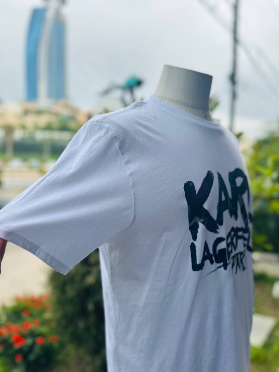 Karl Lagerfeld shirt size large