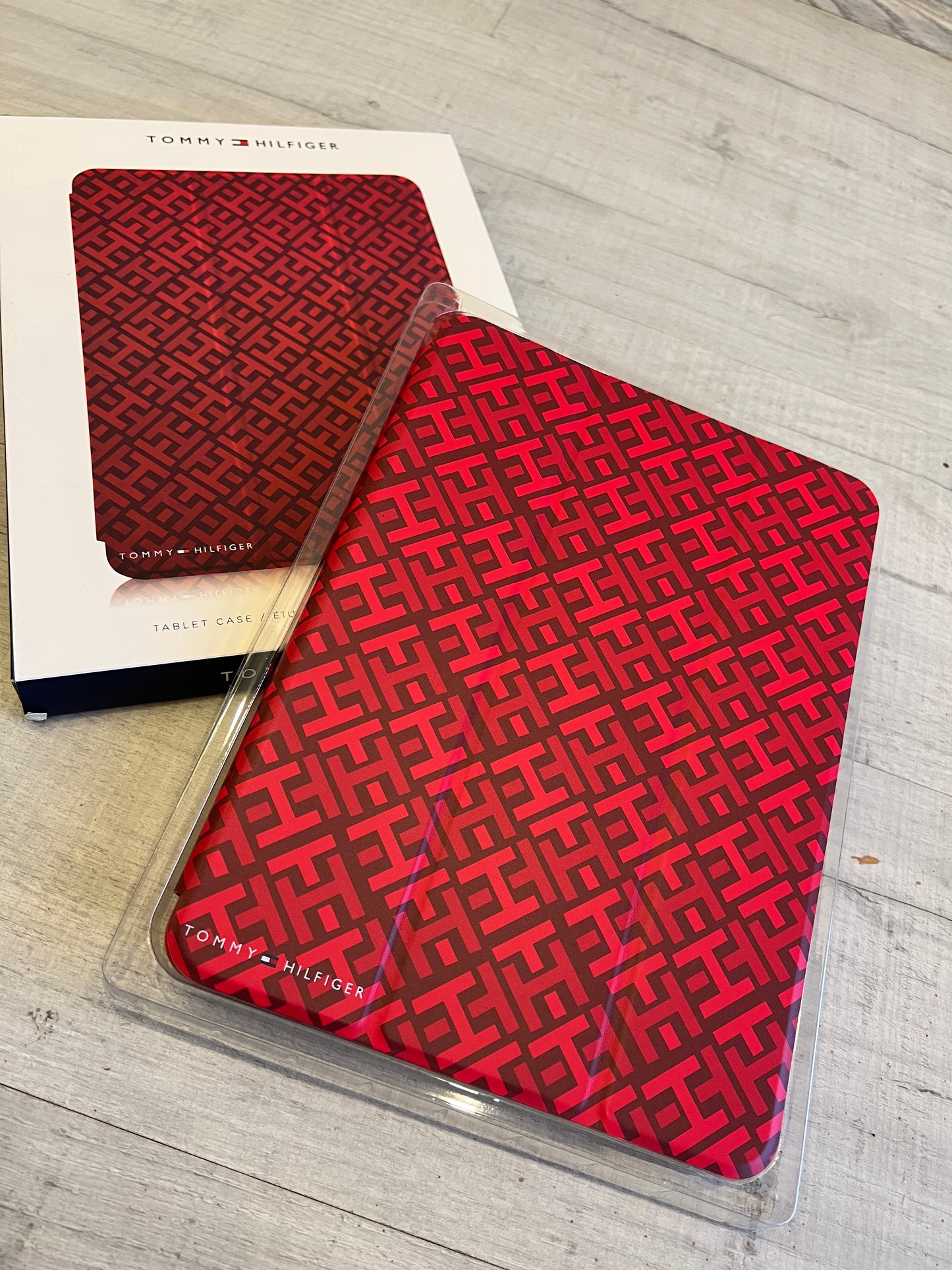 Tommy Hilfiger iPad cover