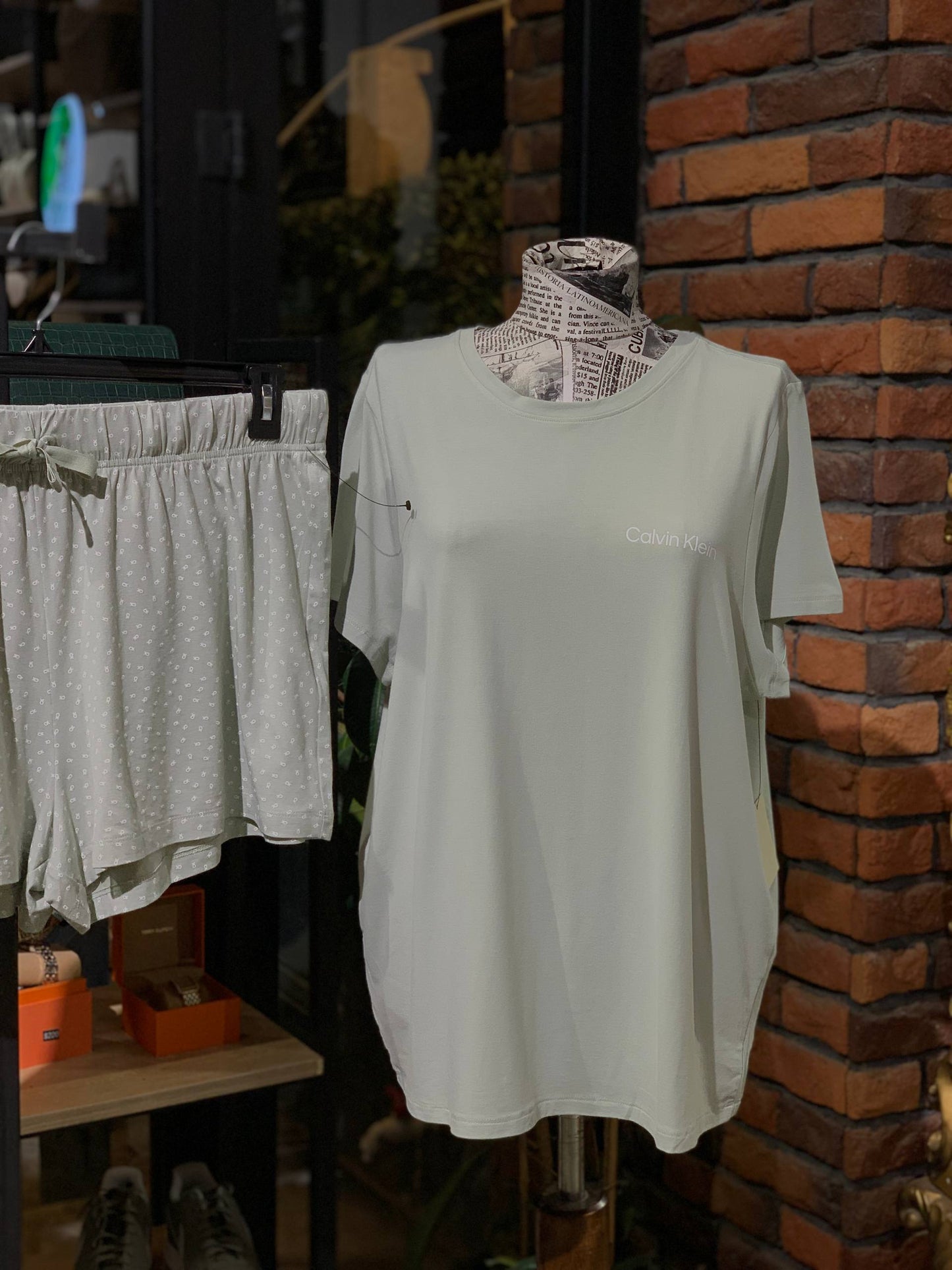 Calvin Klein short set size XL
