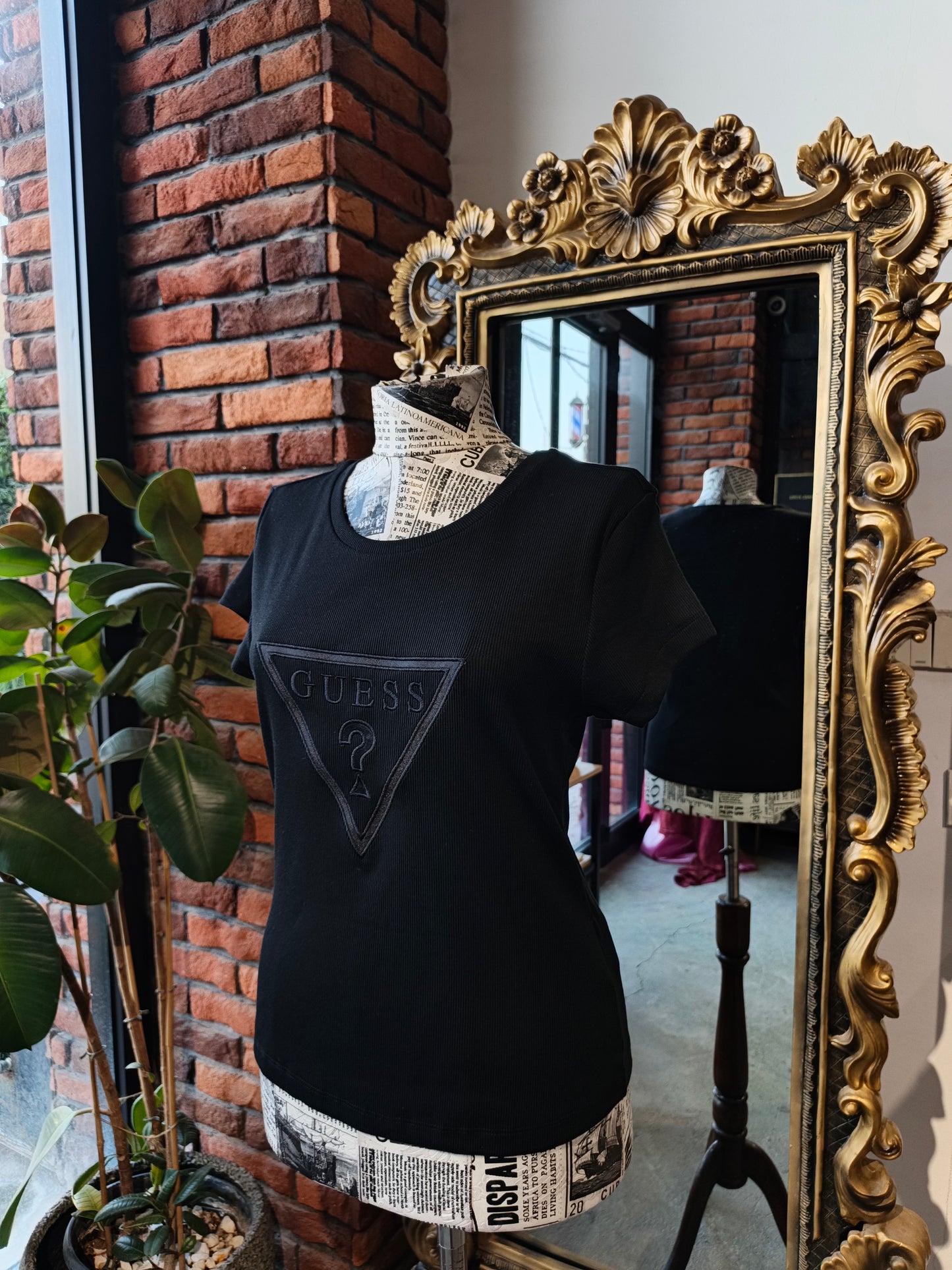 Guess shirt size X-Large