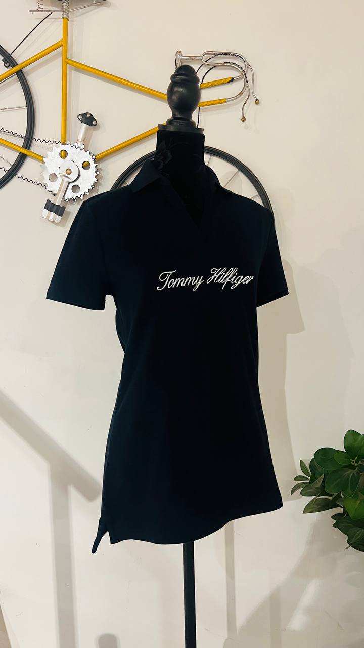 Tommy Hilfiger shirt size small