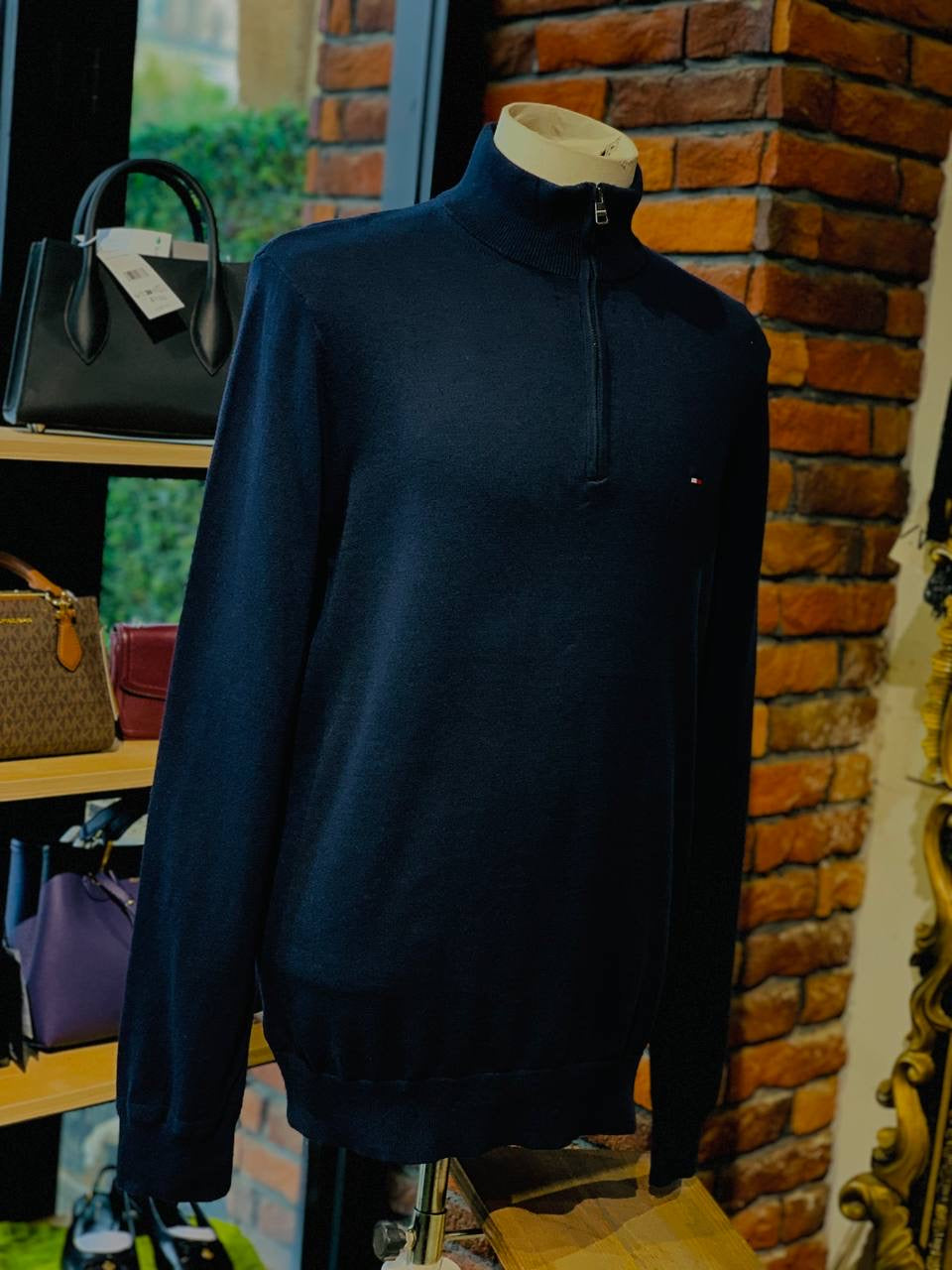 Tommy Hilfiger sweater size large