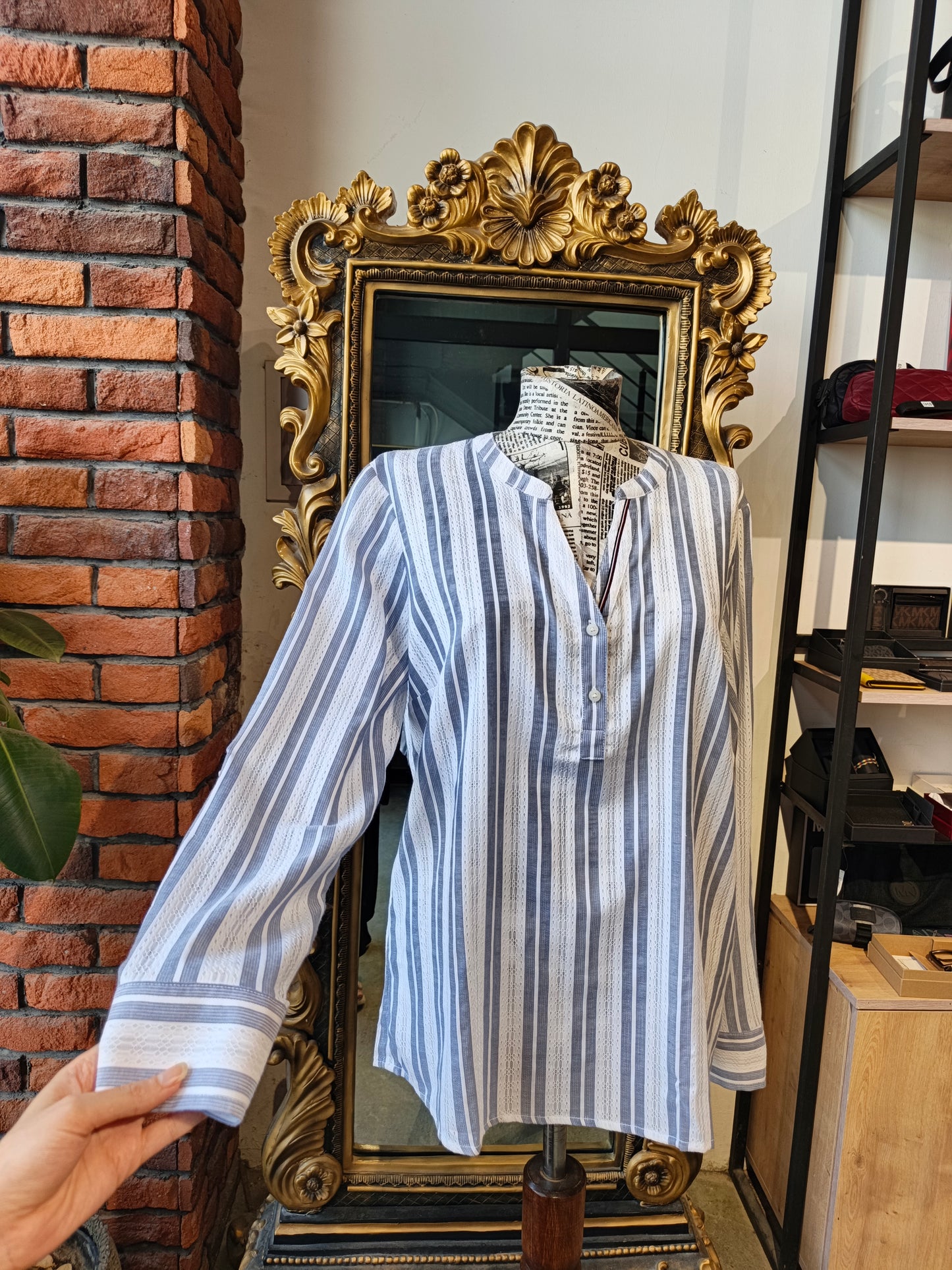 Tommy Hilfiger blouse size M