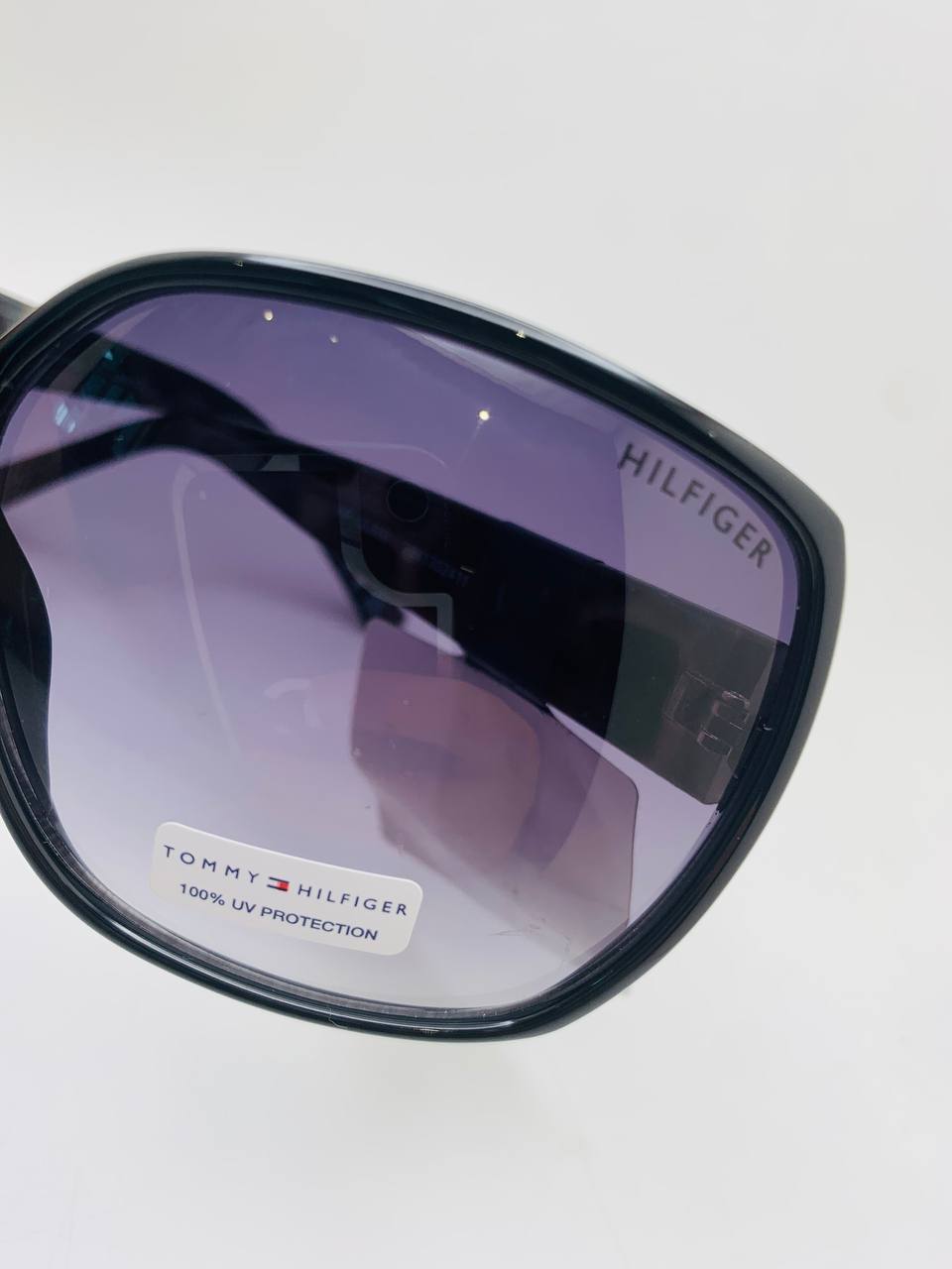 Tommy Hilfiger sunglass