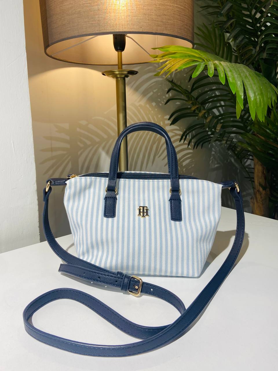 Tommy Hilfiger bag