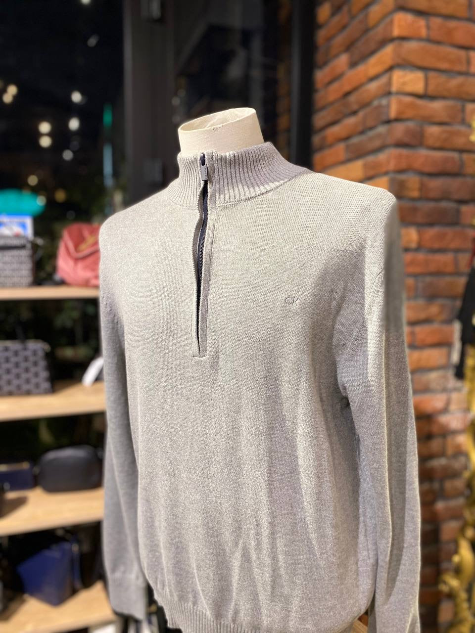 Calvin Klein sweater size large