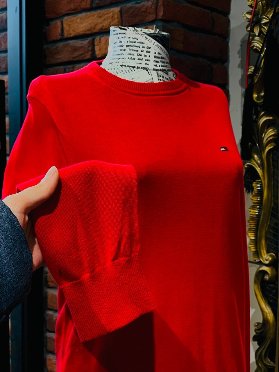 Tommy Hilfiger sweater size small