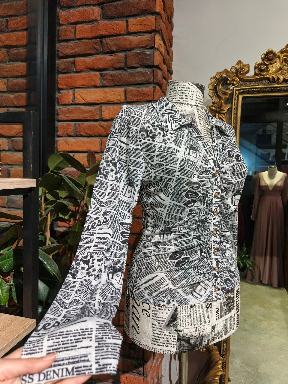 Guess top