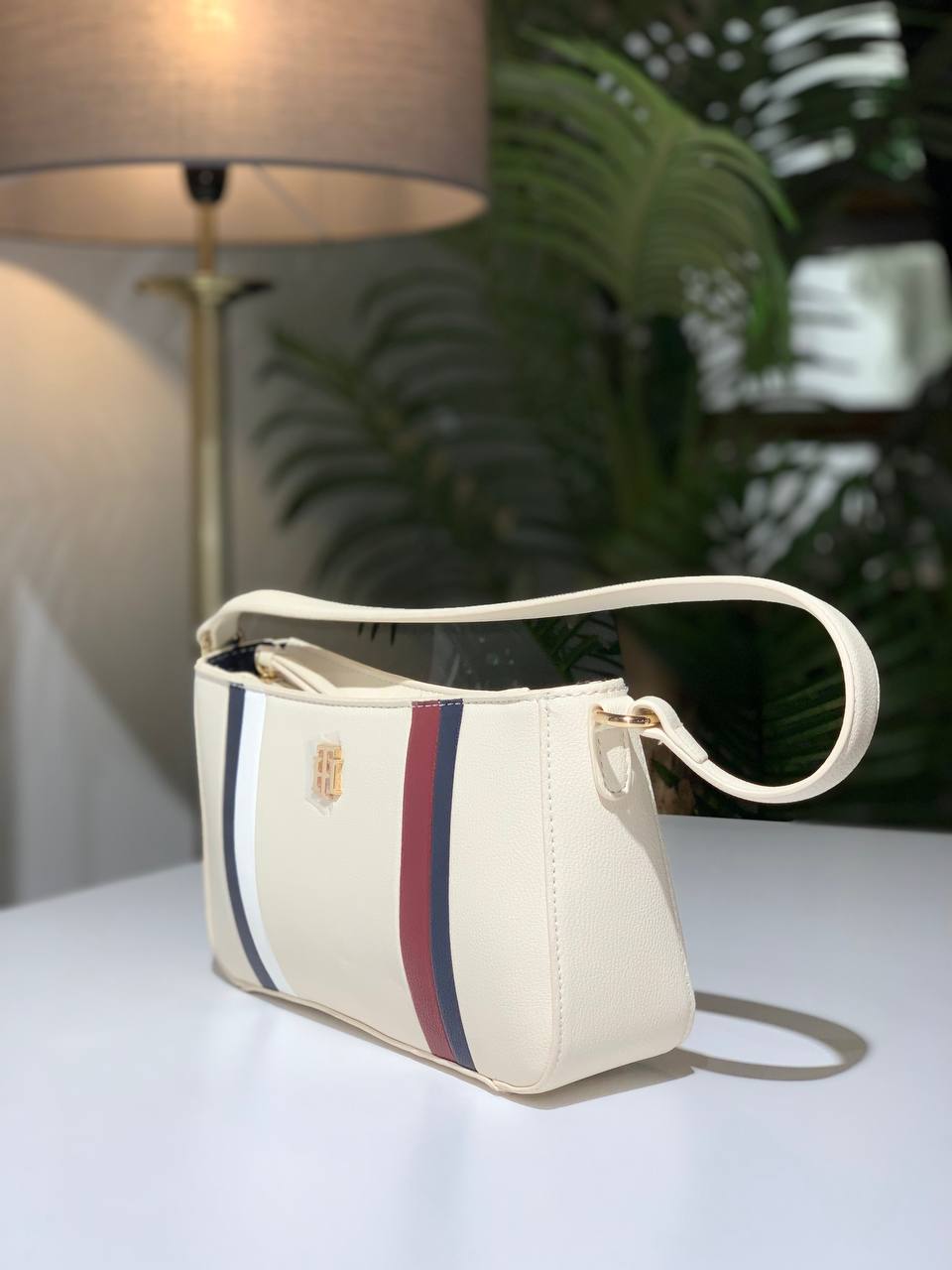 Tommy Hilfiger bag