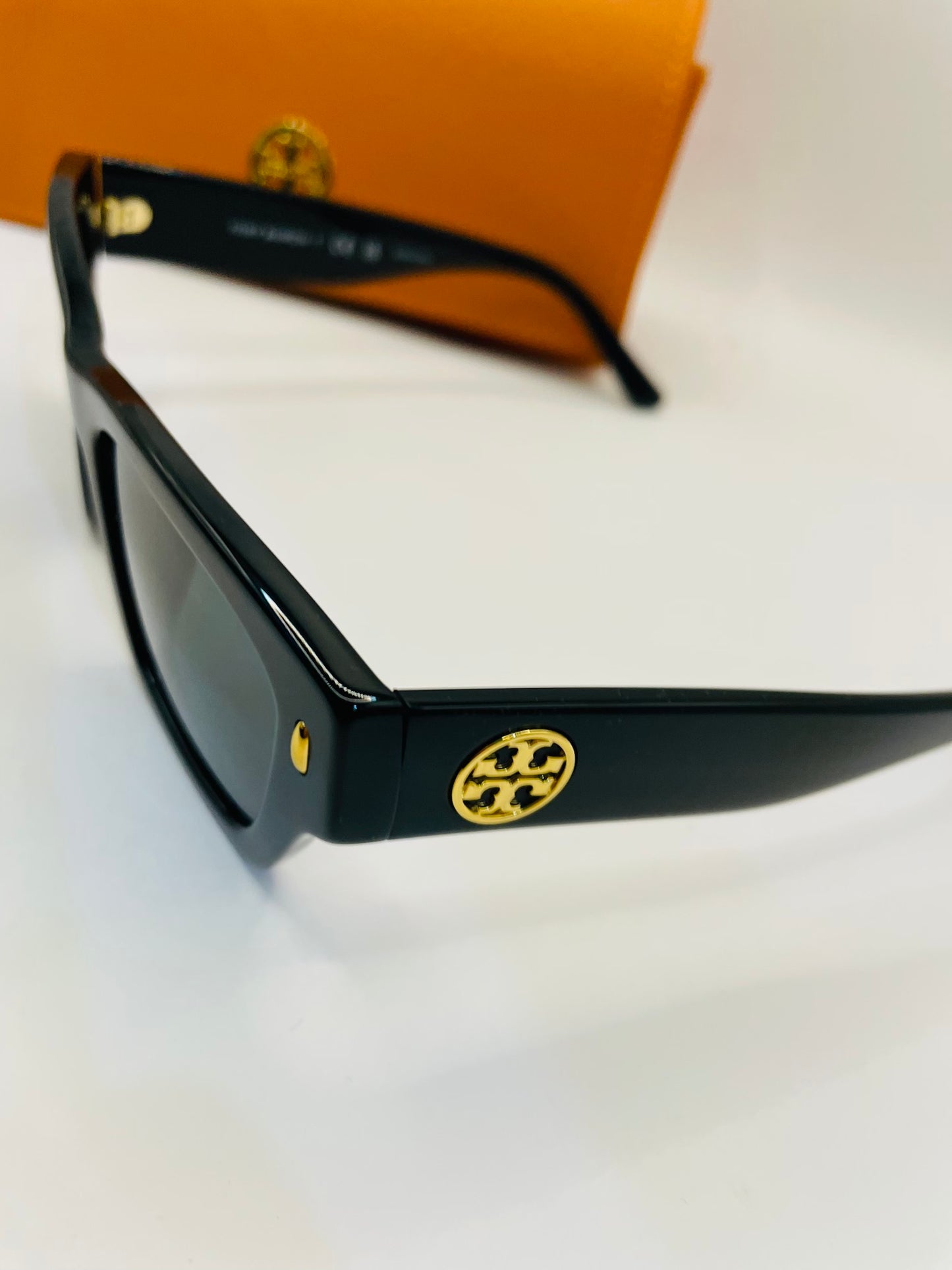 Tory Burch sunglass