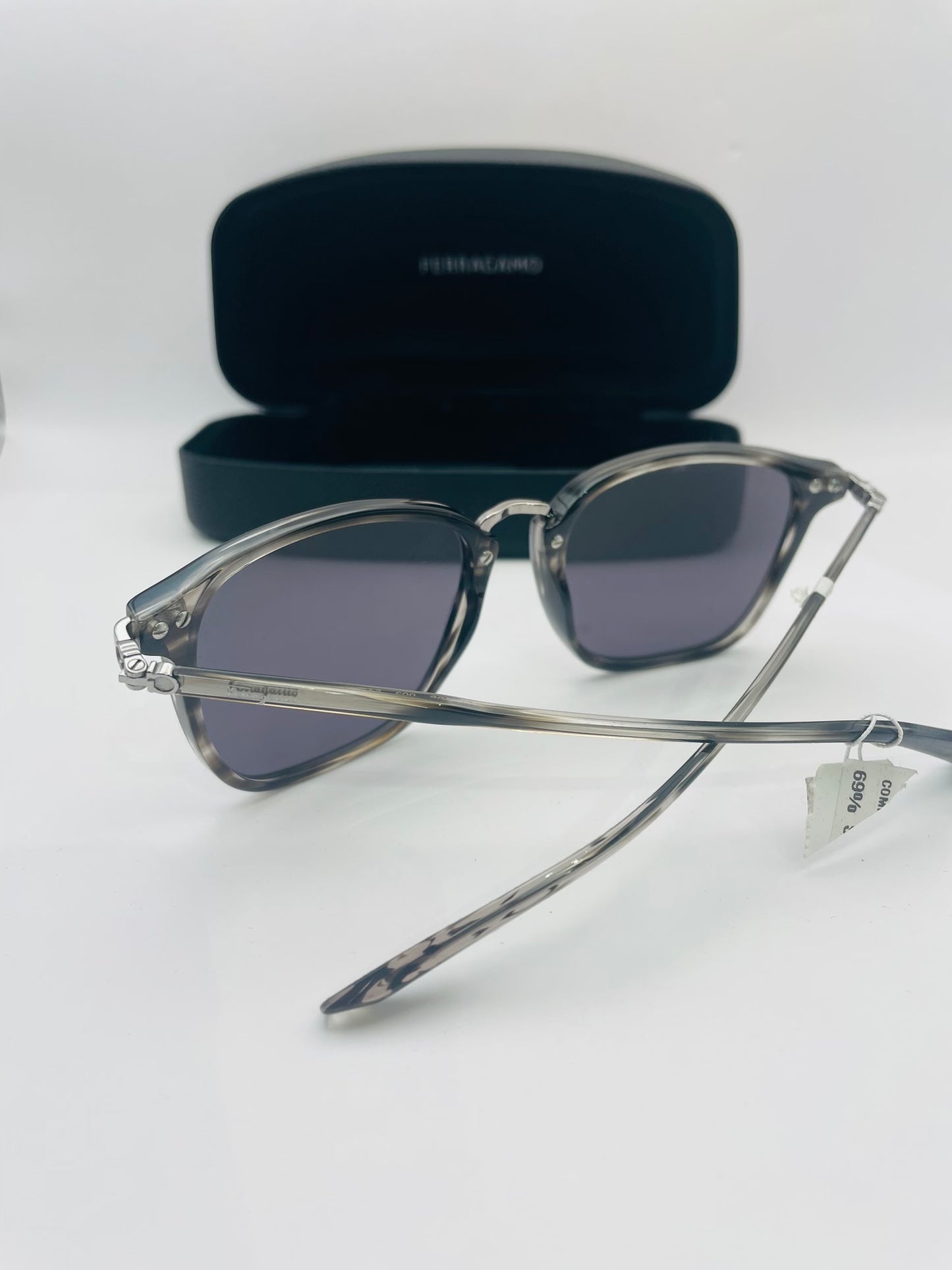 Salvatore ferragamo sunglass