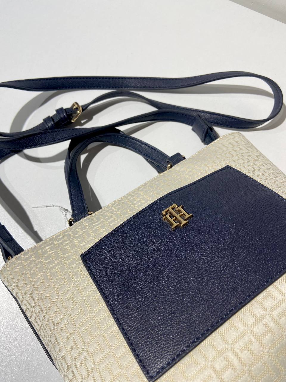 Tommy Hilfiger bag