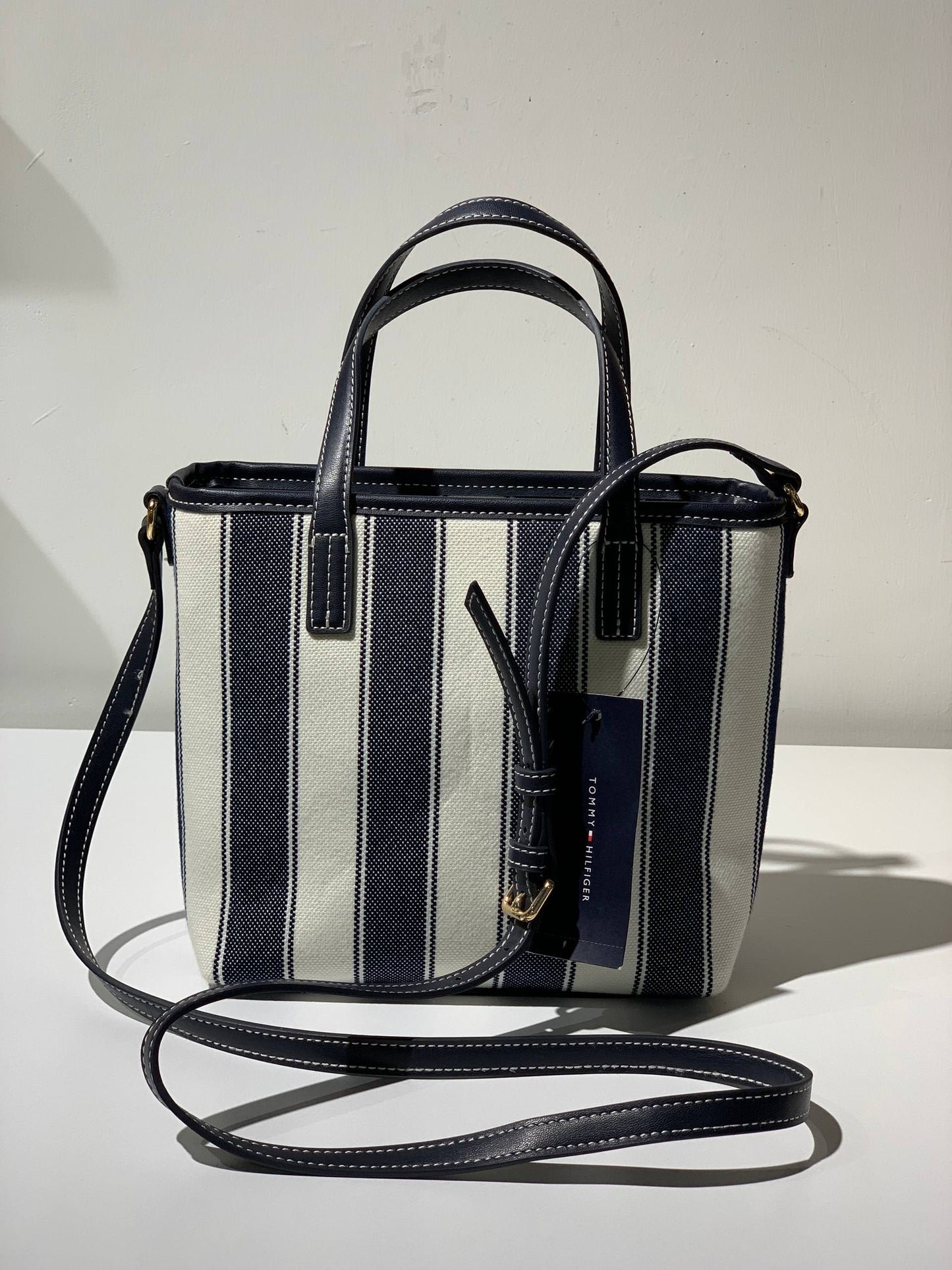 Tommy Hilfiger bag