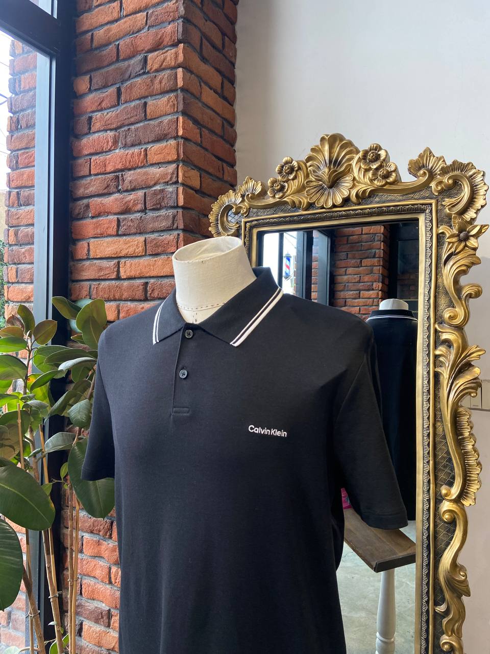 Calvin klein shirt Size medium