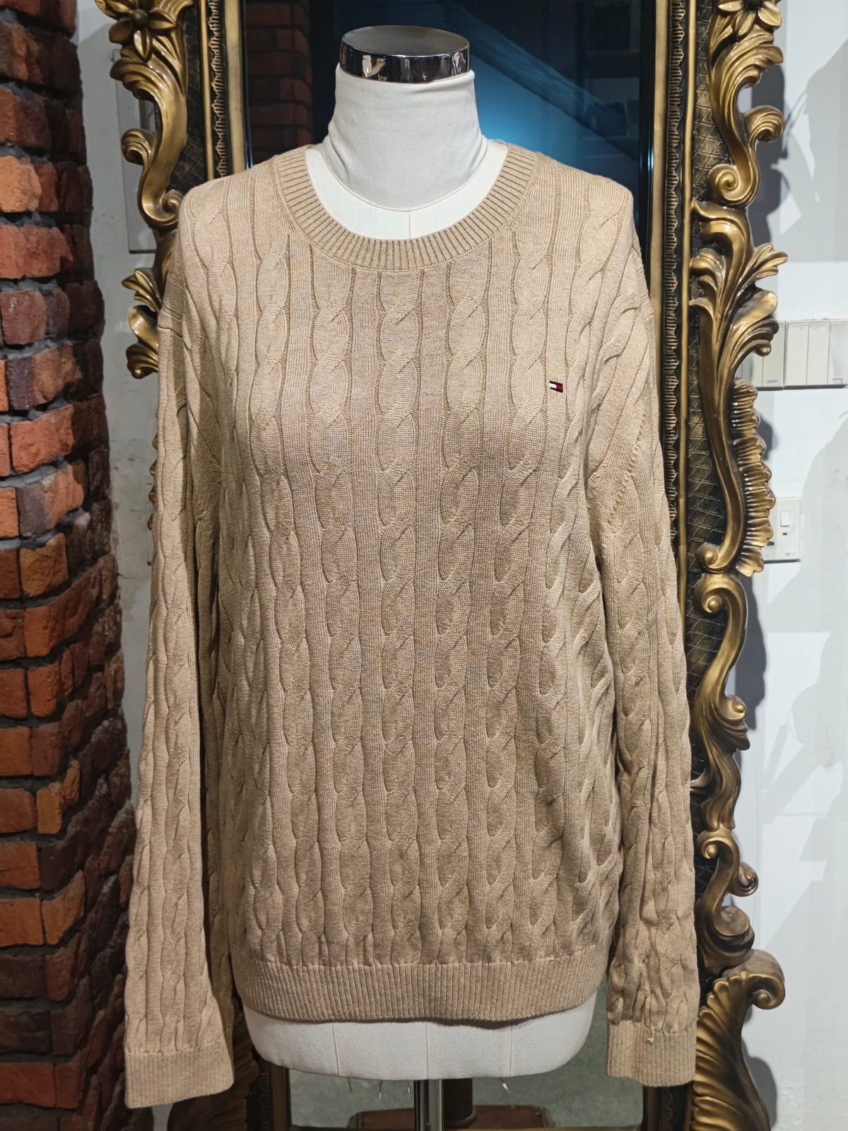 Tommy Hilfiger sweater size X-Large